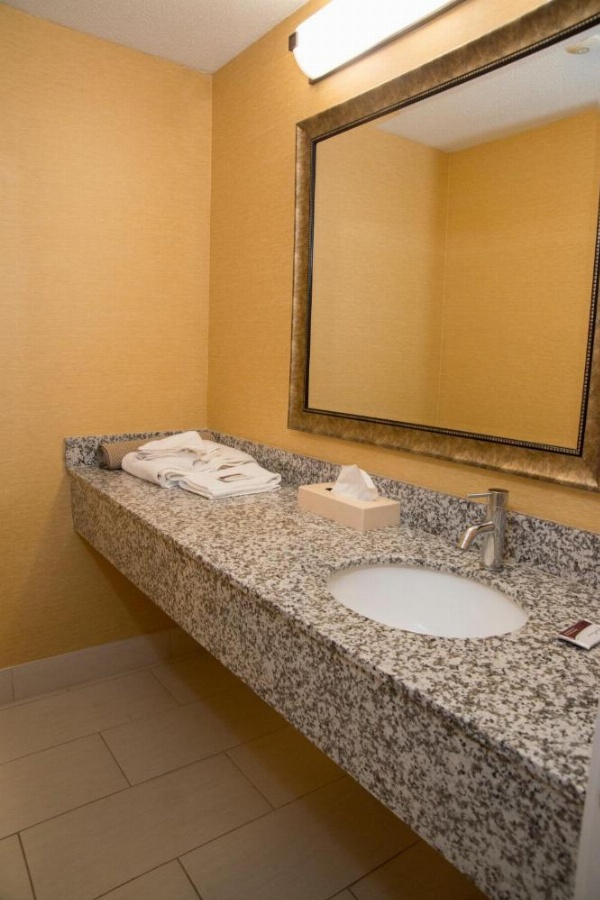 Hampton Falls Inn image 32