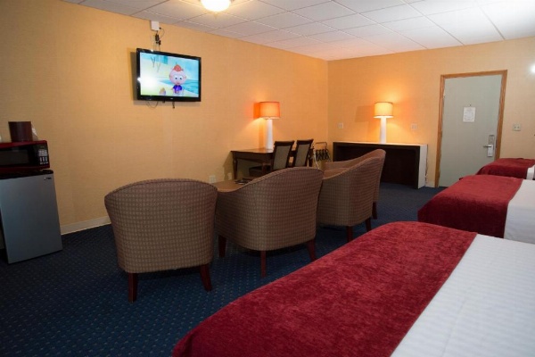 Hampton Falls Inn image 41